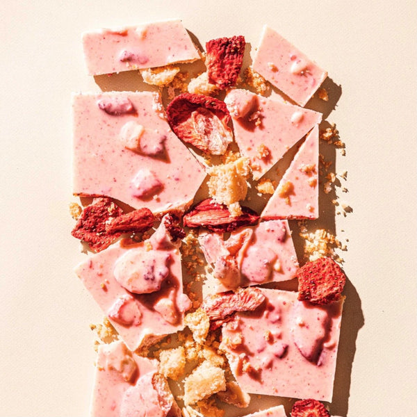 STRAWBERRY SHORTCAKE CHOCOLATE BAR